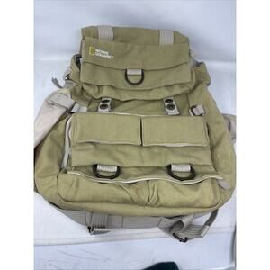 National Geographic NG 5162 Earth Explorer Medium Backpack